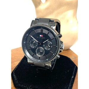 Tommy Hilfiger Men's Watch 1710590 Quartz Black Dial Stainless Steel 44mm